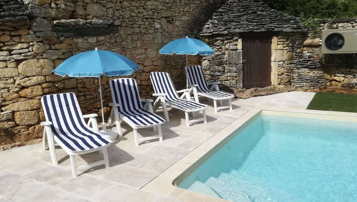 Piscine chauffée gîte 6 personnes  - Maison à SAINT-CYPRIEN