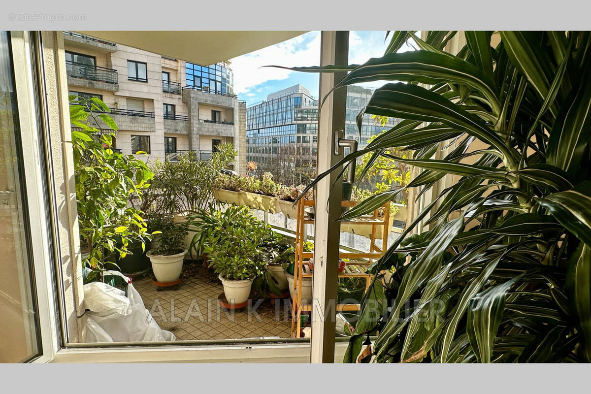 Appartement à COURBEVOIE