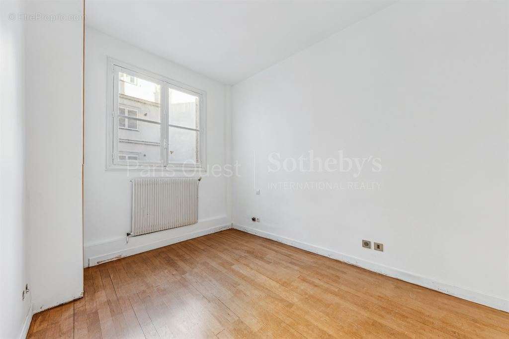 Appartement à PARIS-8E