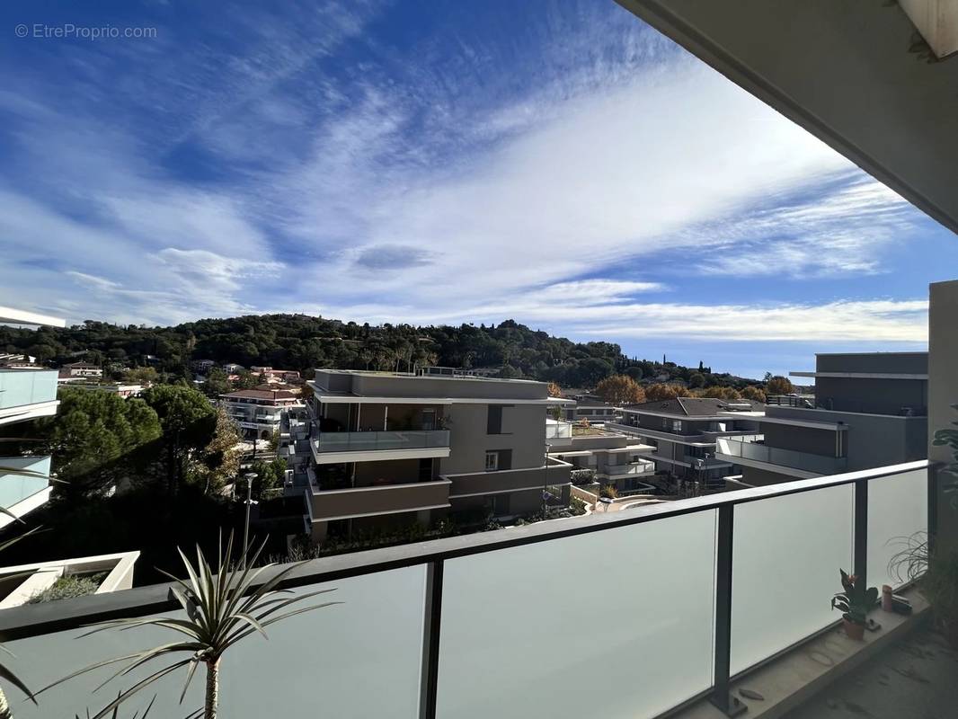 Appartement à MOUGINS