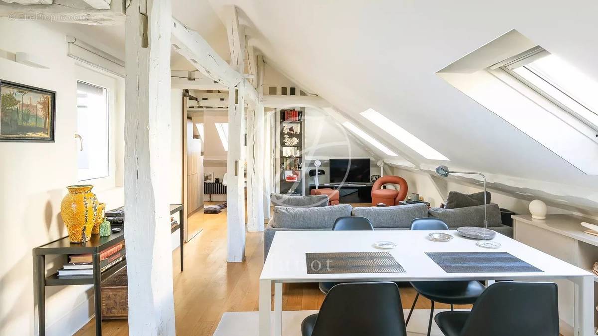 Appartement à PARIS-9E