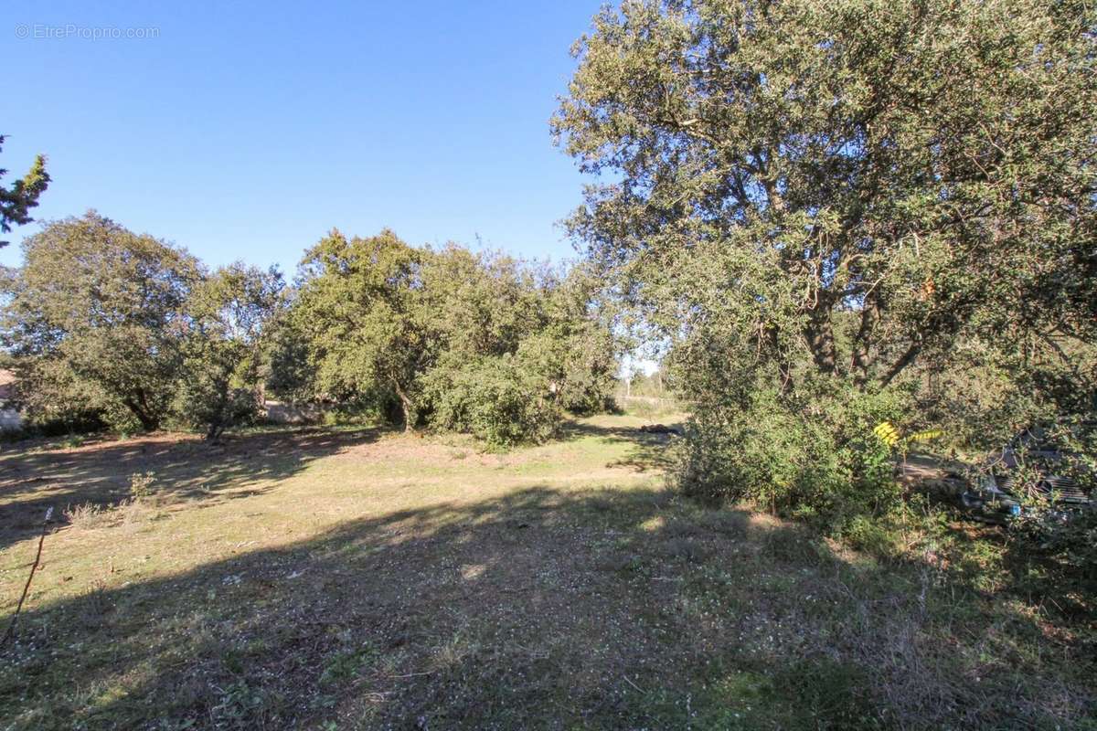 Terrain à UZES