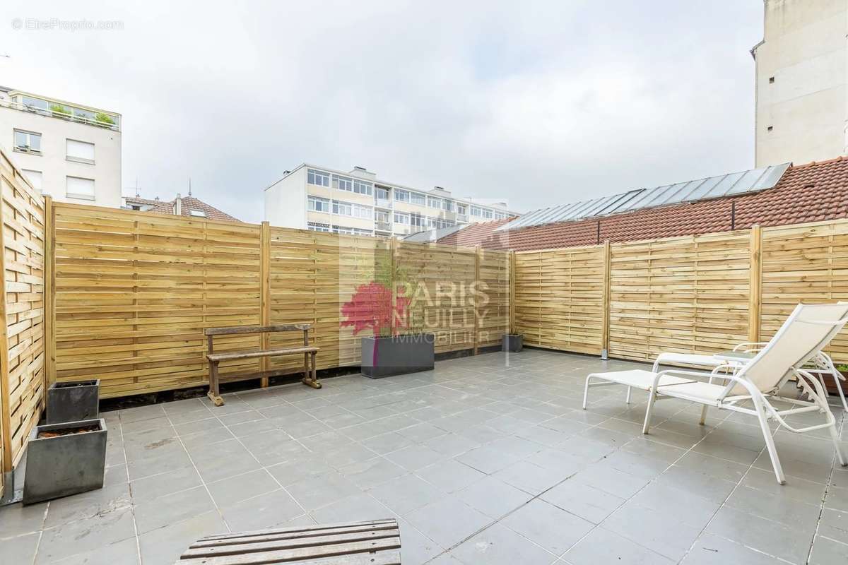 Appartement à COURBEVOIE