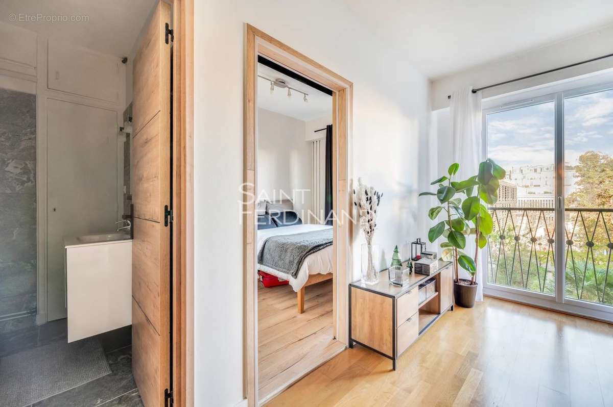 Appartement à NEUILLY-SUR-SEINE