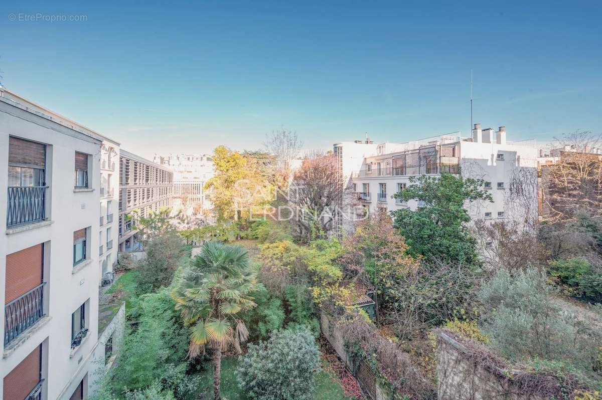 Appartement à NEUILLY-SUR-SEINE