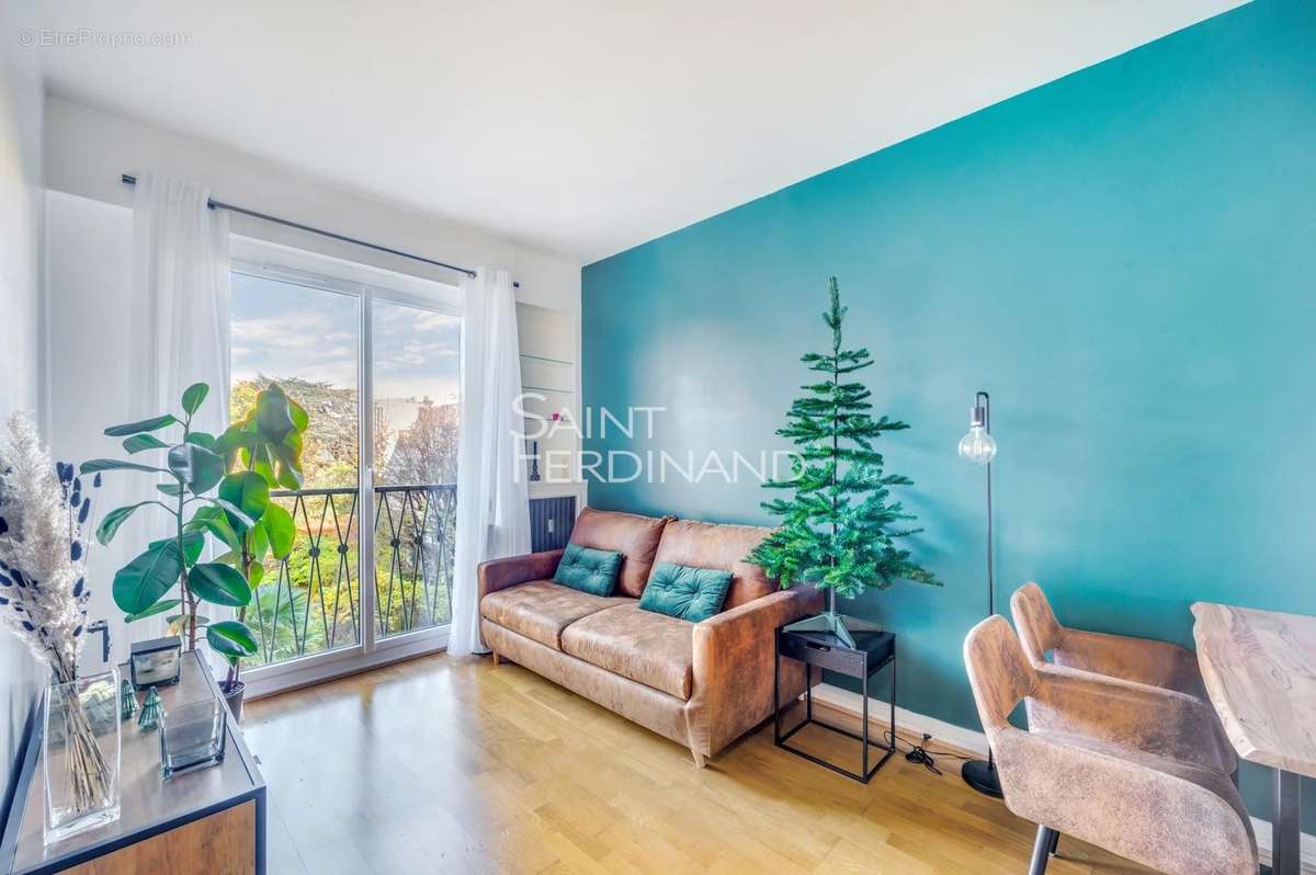 Appartement à NEUILLY-SUR-SEINE