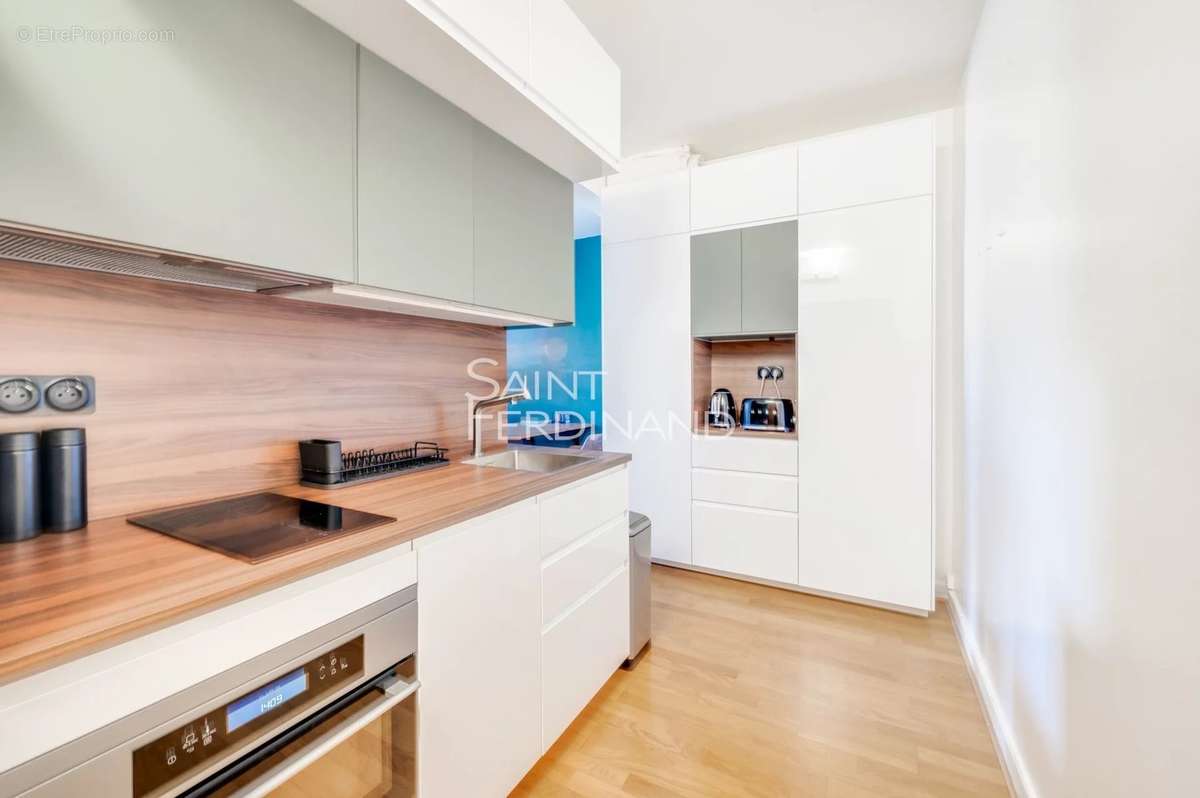 Appartement à NEUILLY-SUR-SEINE