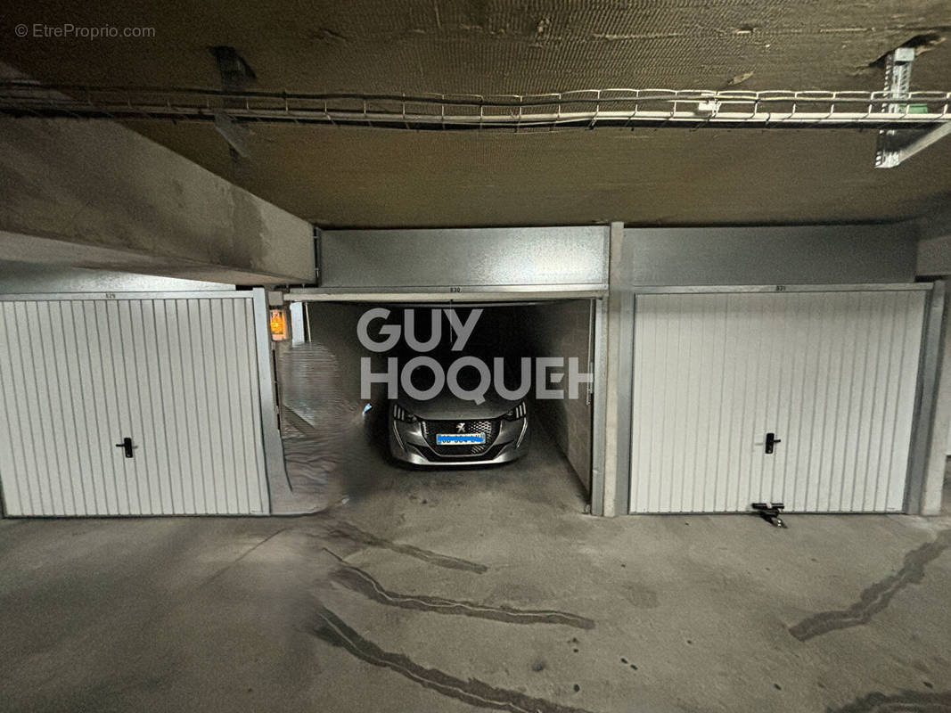 Parking à MARSEILLE-9E