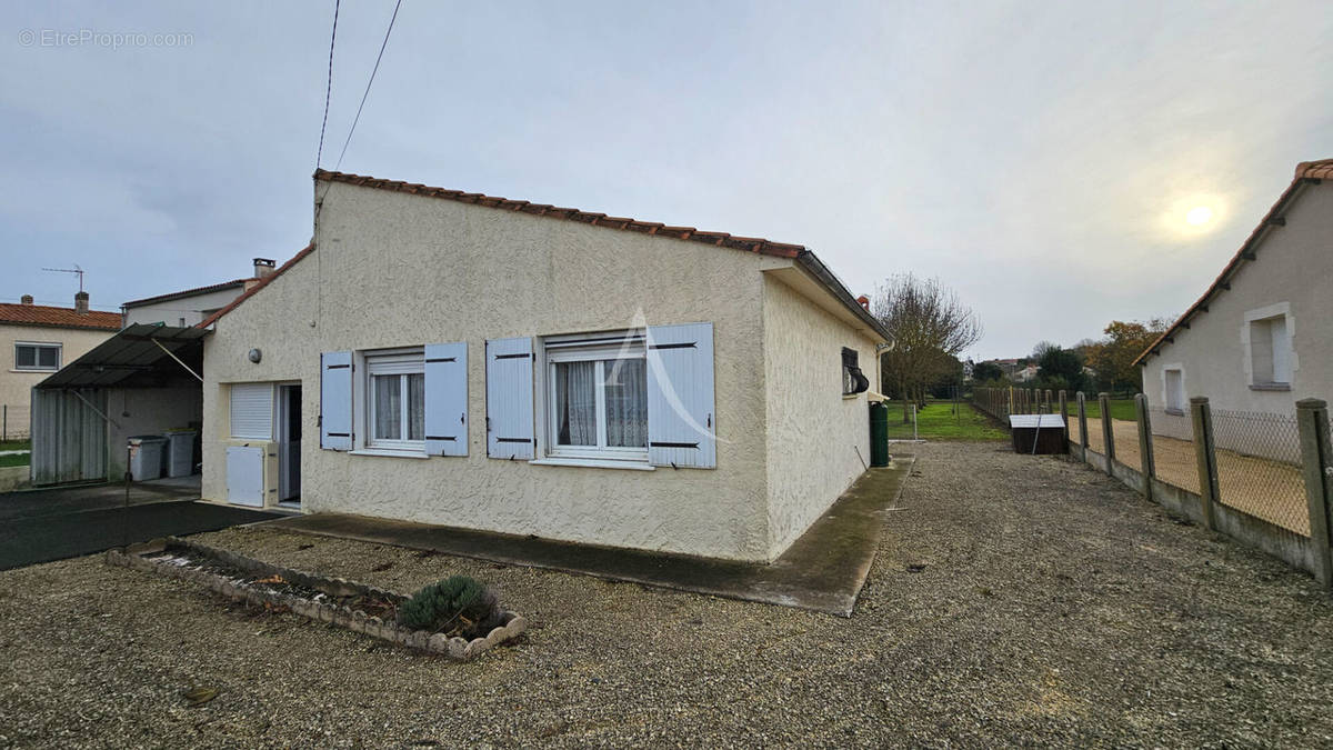 Maison à PORT-DES-BARQUES