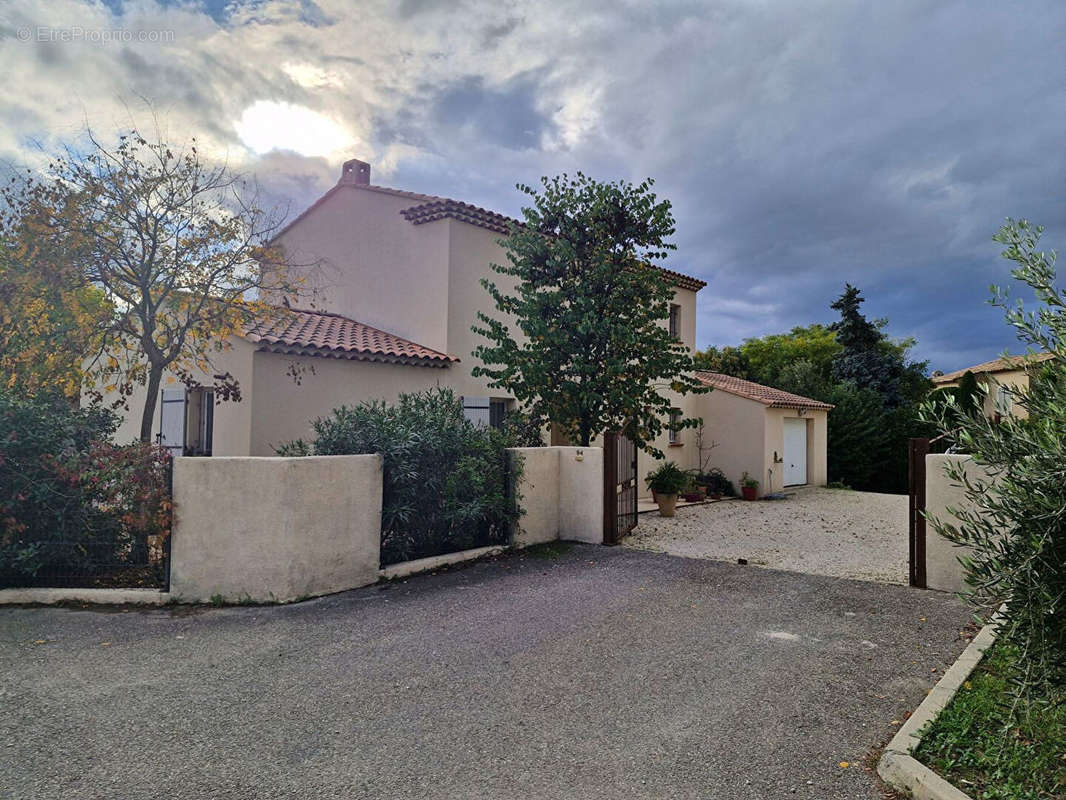 Maison à LOURMARIN