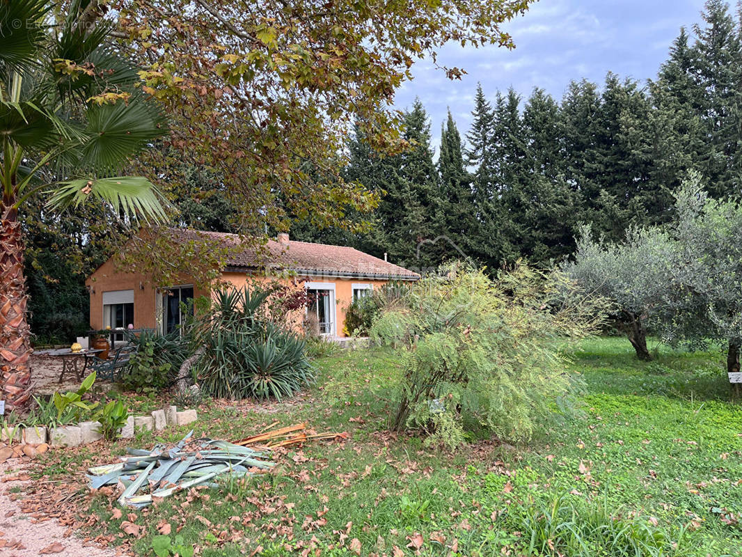 Maison à JONQUIERES-SAINT-VINCENT