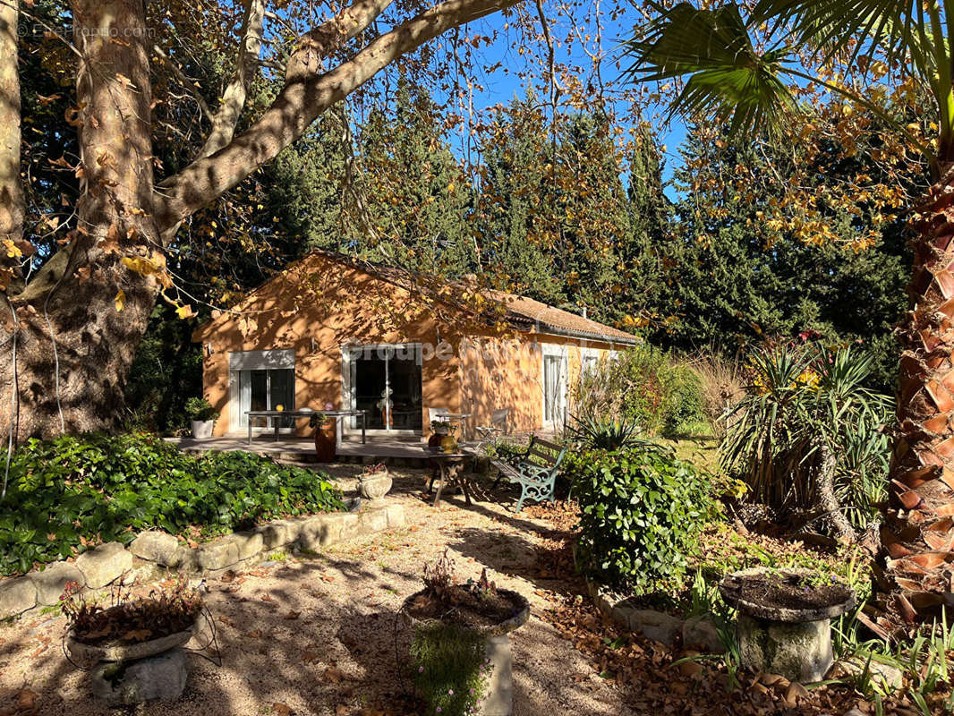 Maison à JONQUIERES-SAINT-VINCENT