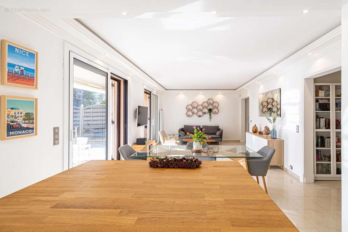 Appartement à VILLENEUVE-LOUBET