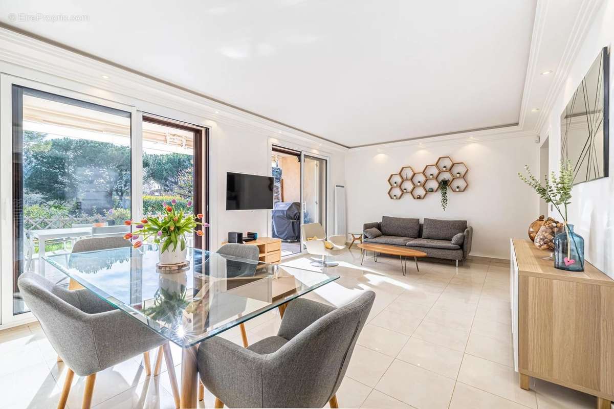 Appartement à VILLENEUVE-LOUBET