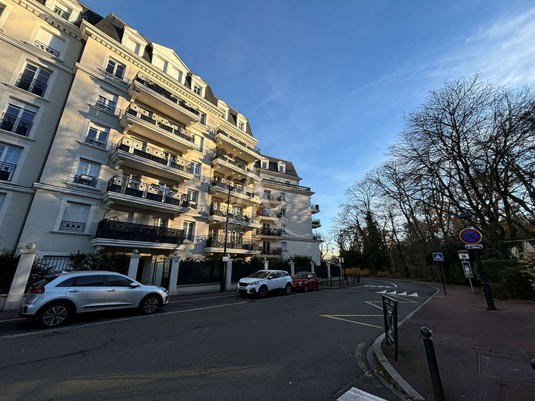 Appartement à LE PLESSIS-ROBINSON