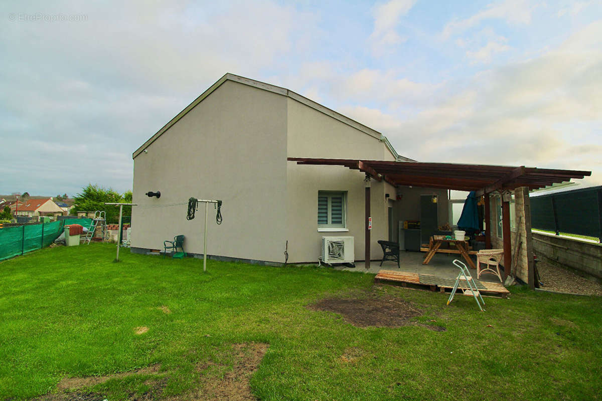 Maison à BOUZONVILLE