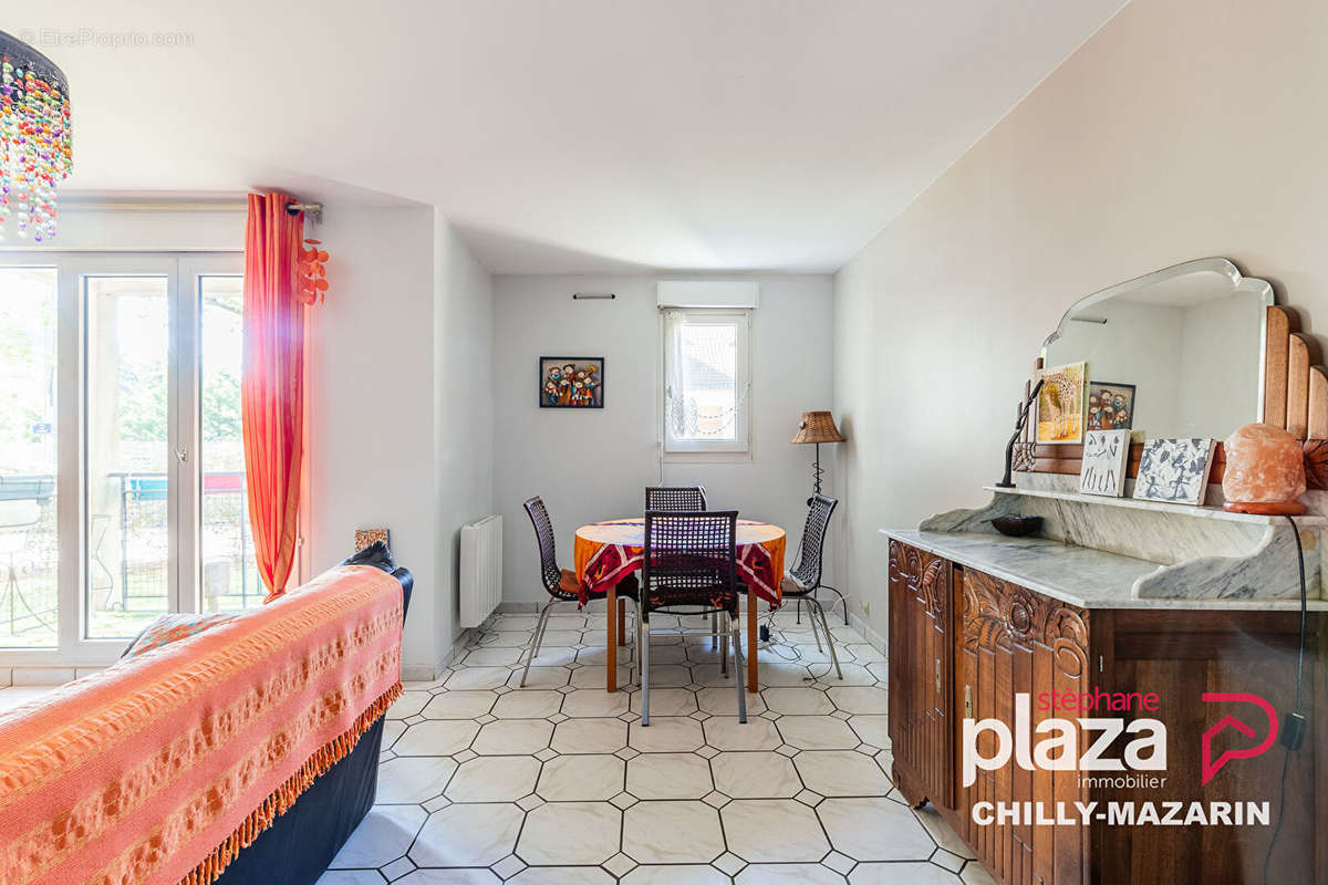 Appartement à CHILLY-MAZARIN