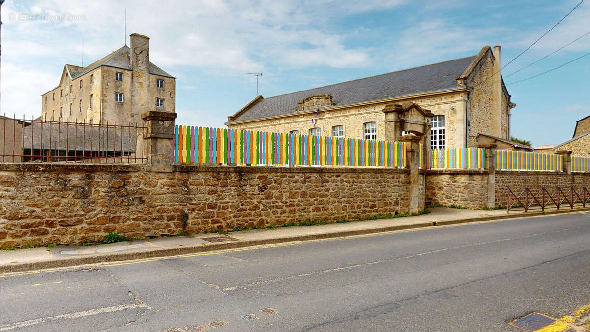 Maison à SAINT-PIERRE-EGLISE