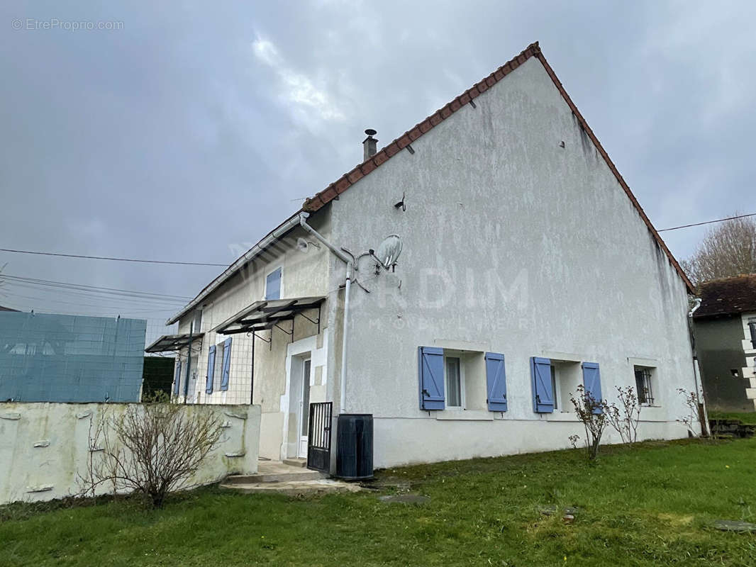 Maison à COSNE-COURS-SUR-LOIRE