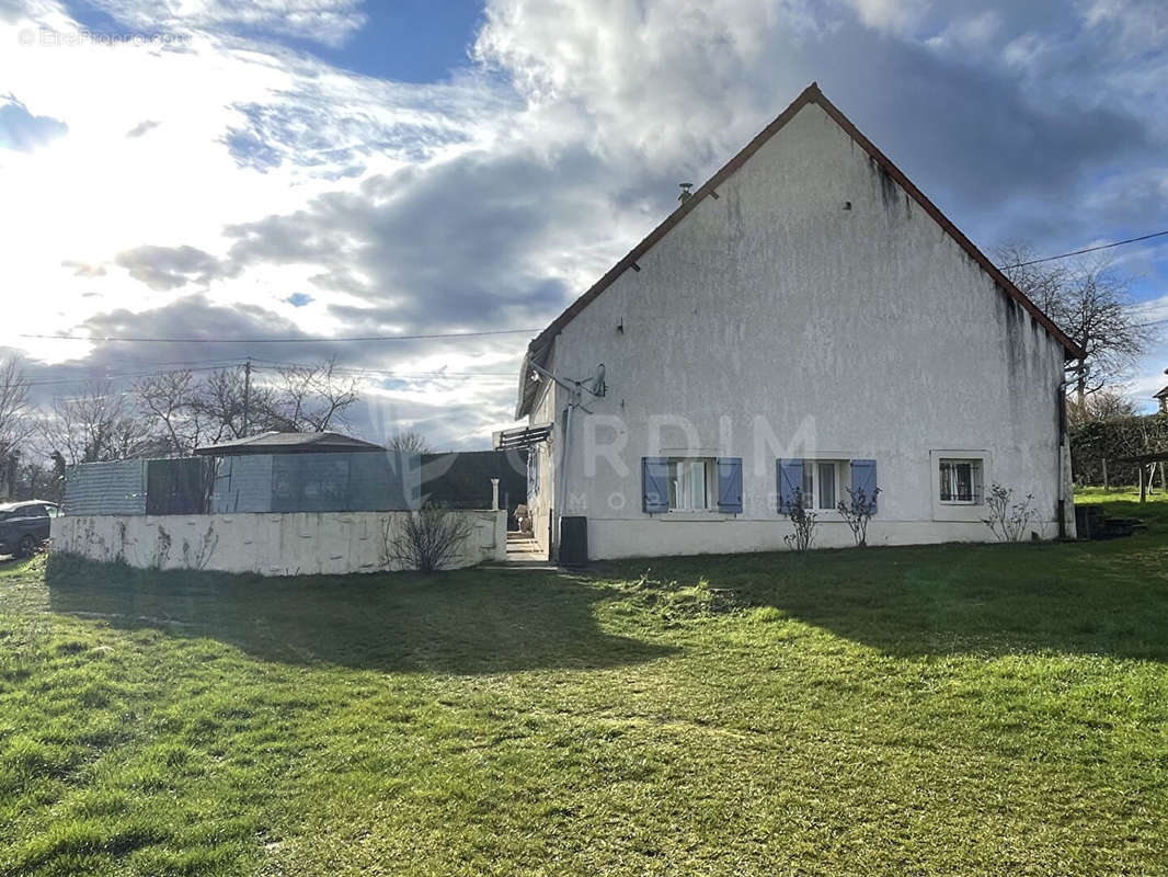 Maison à COSNE-COURS-SUR-LOIRE