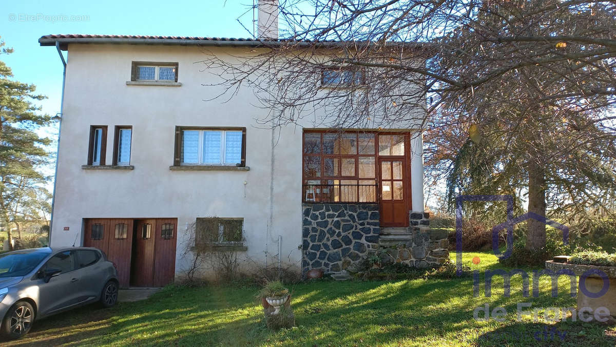 Maison à SANSSAC-L&#039;EGLISE