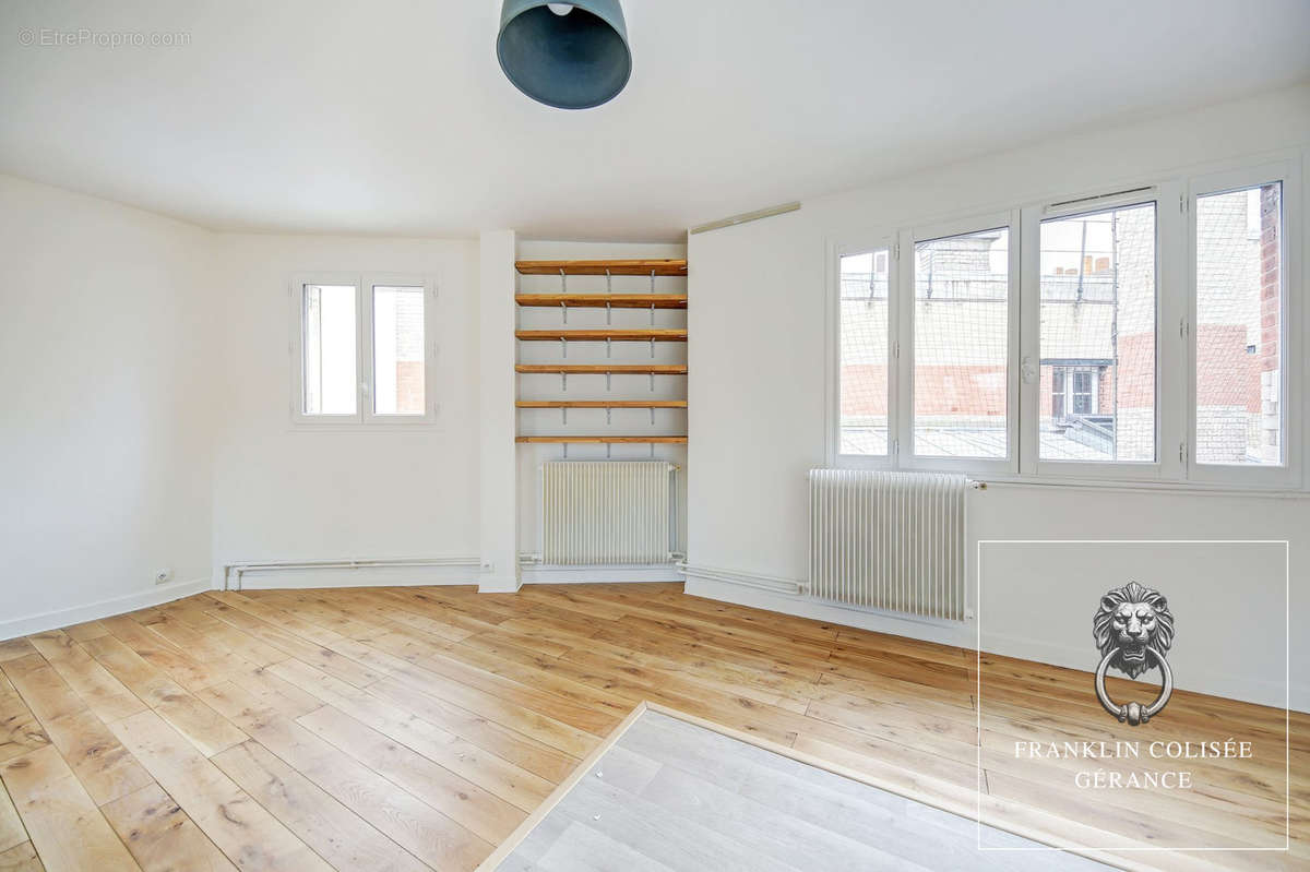 Appartement à PARIS-8E