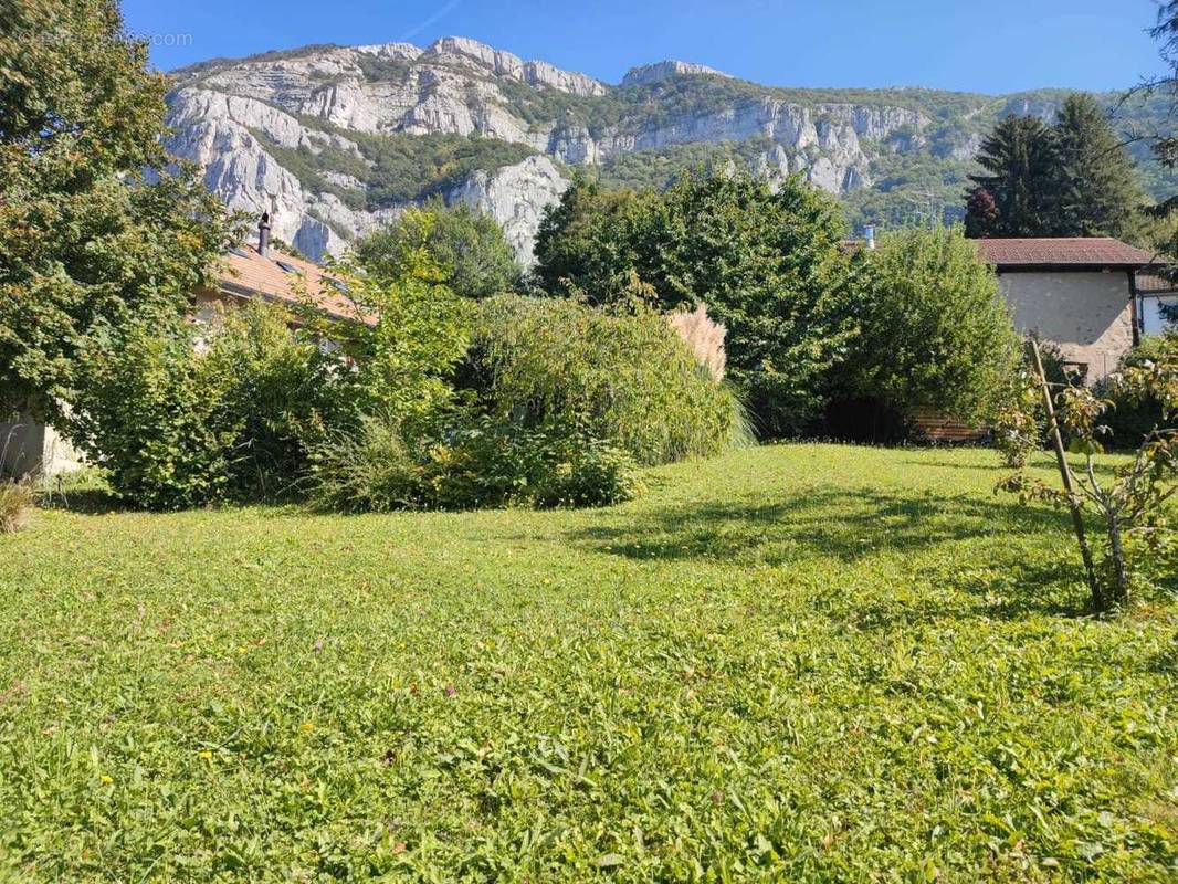 Terrain à GRESY-SUR-ISERE