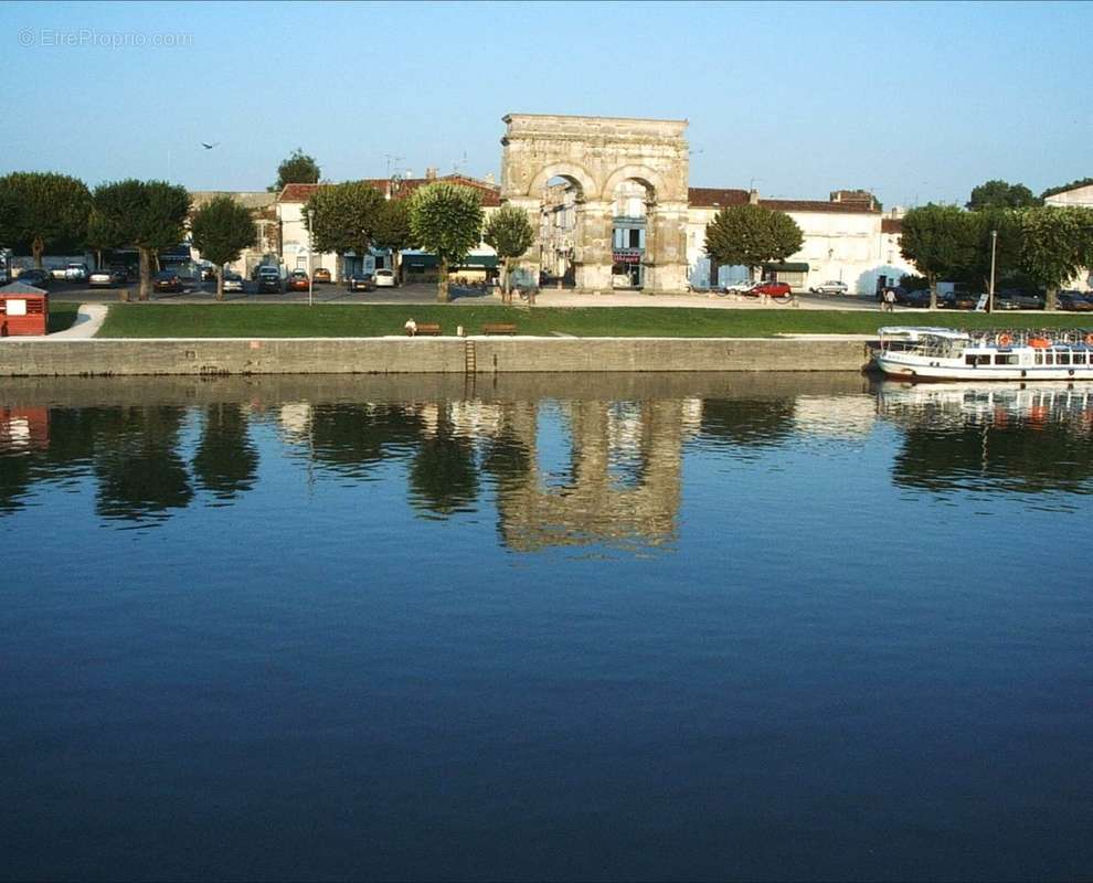 Terrain à SAINTES