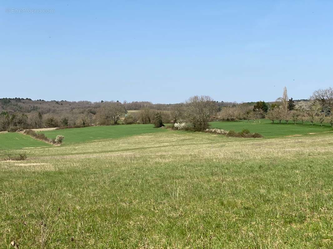 Terrain à SAINT-CYBRANET