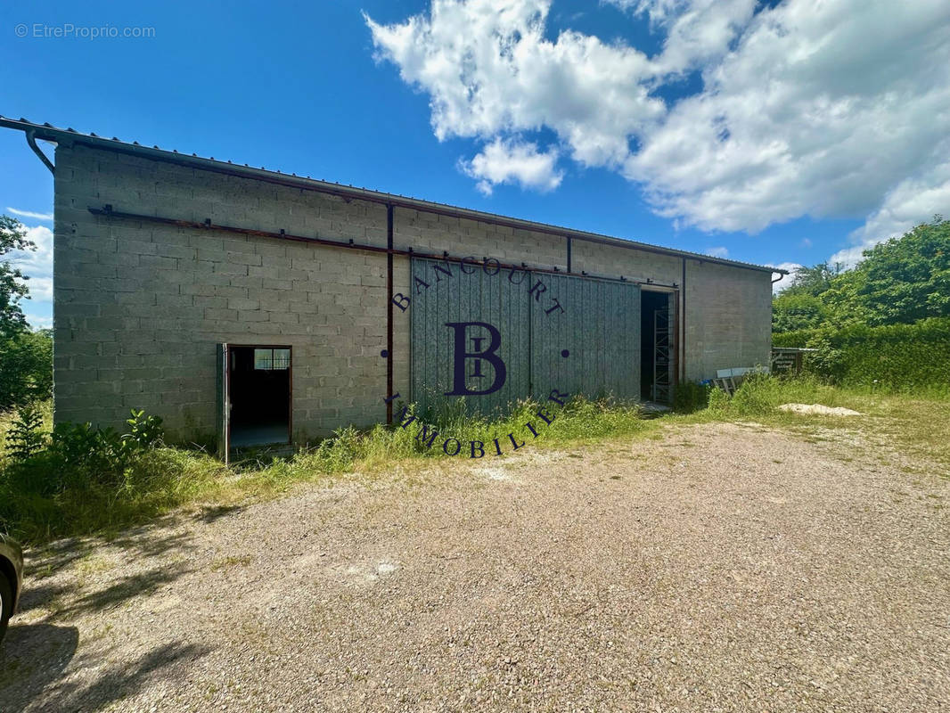 Commerce à MALEMORT-SUR-CORREZE