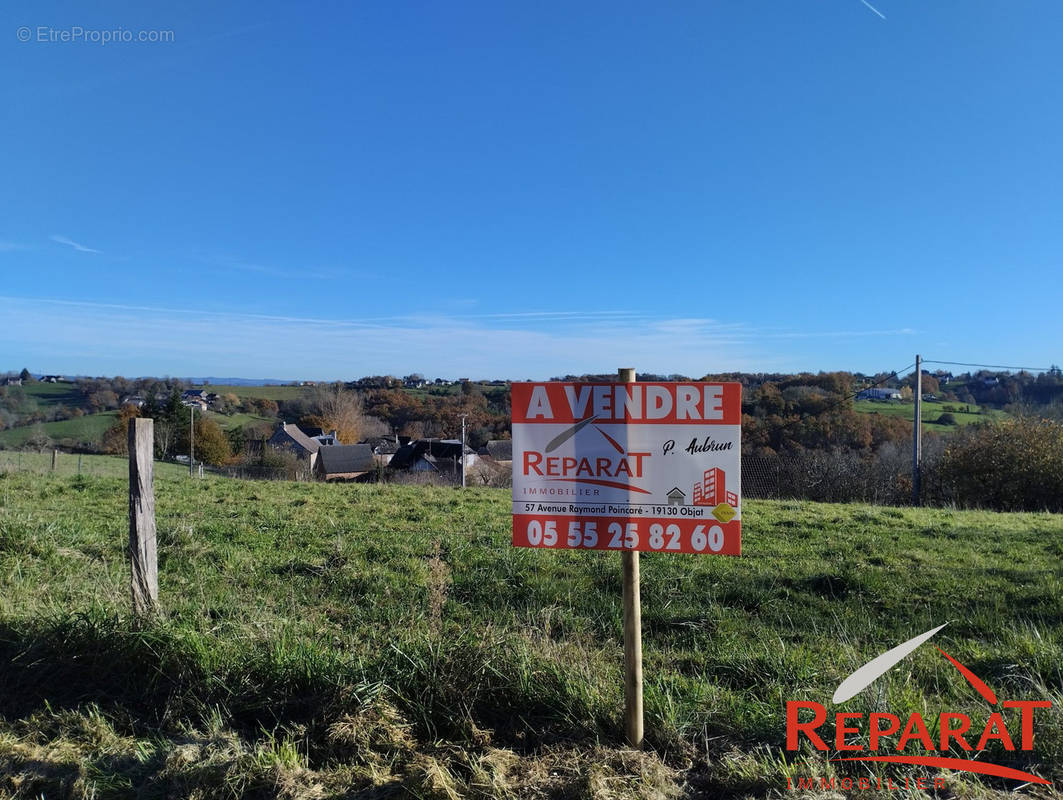 Terrain à SAINT-AULAIRE