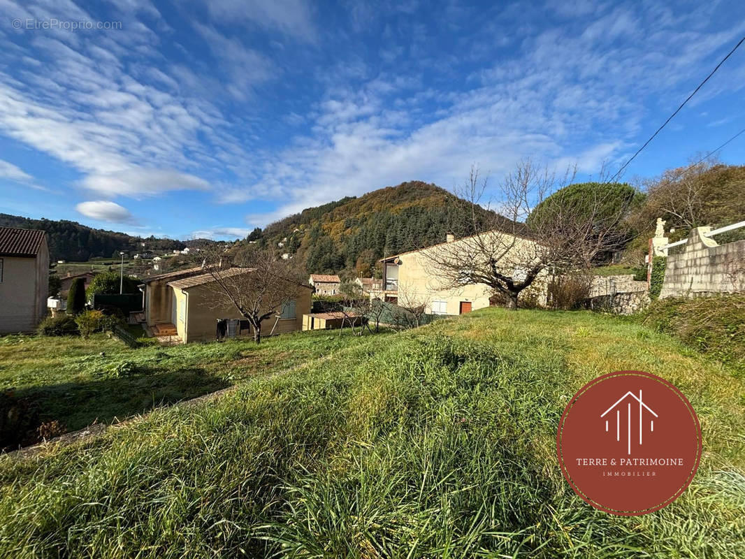 Terrain à VALS-LES-BAINS