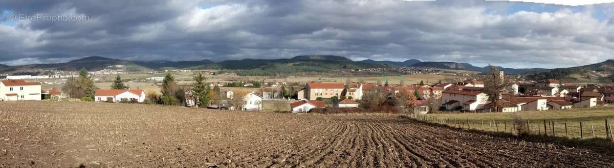 Terrain à SAINT-GERMAIN-LAPRADE