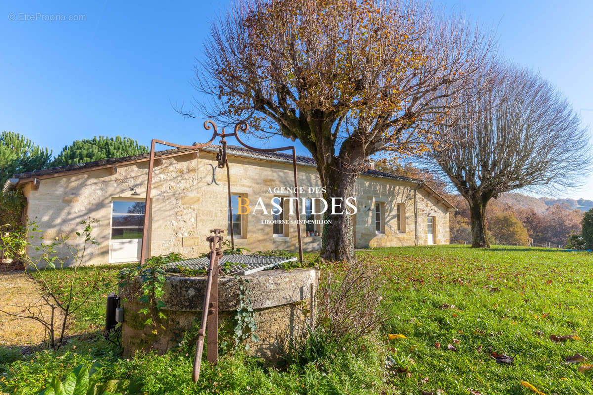 Maison à SAINT-EMILION