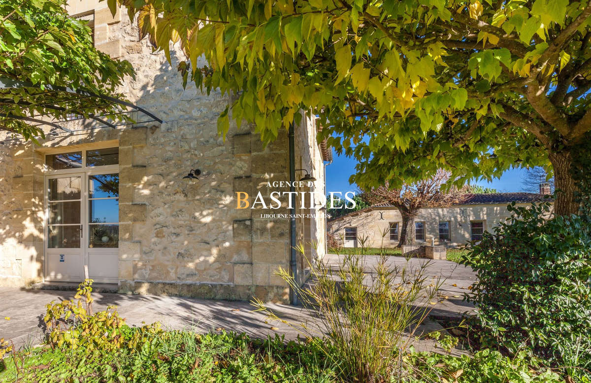 Maison à SAINT-EMILION