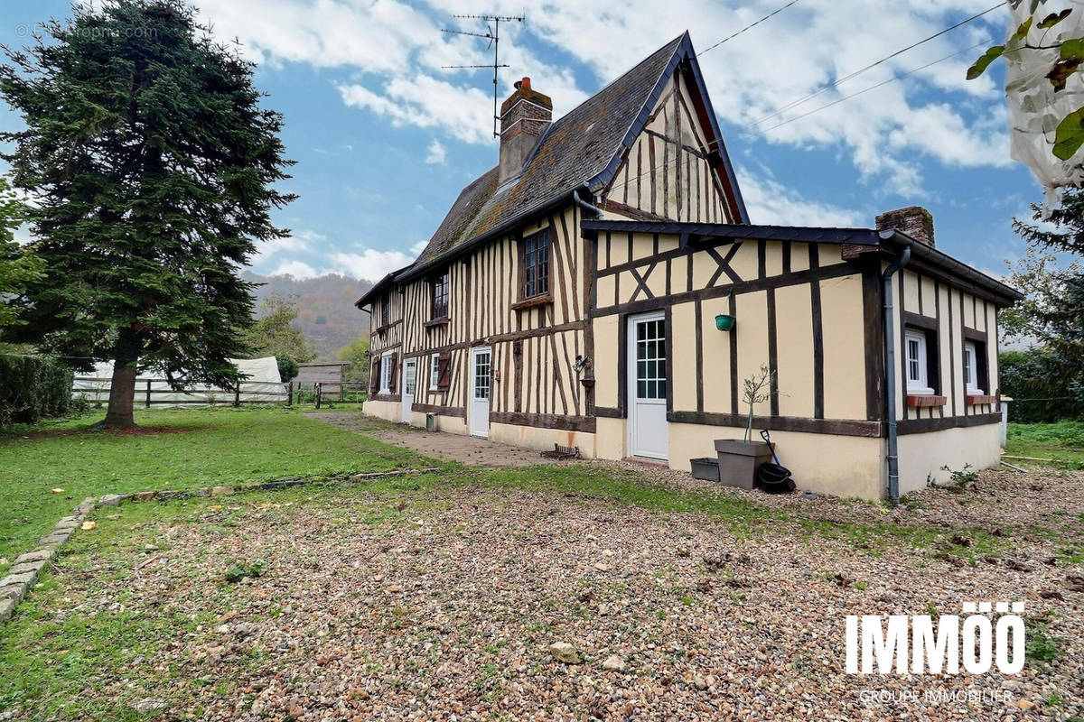 Maison à LE MESNIL-SOUS-JUMIEGES