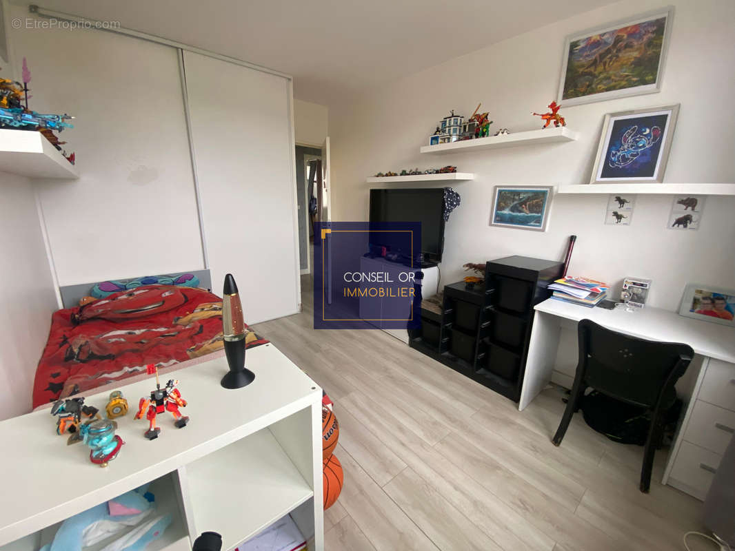 Appartement à PIERRE-BENITE