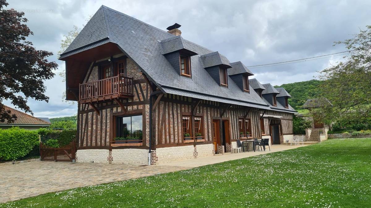 Maison à SAINT-MARTIN-DE-BOSCHERVILLE