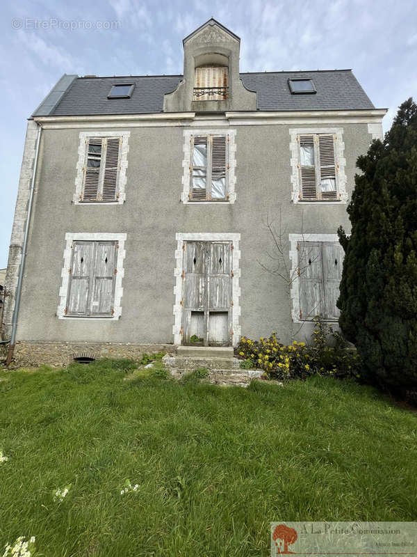 Maison à CHAMPROND-EN-GATINE