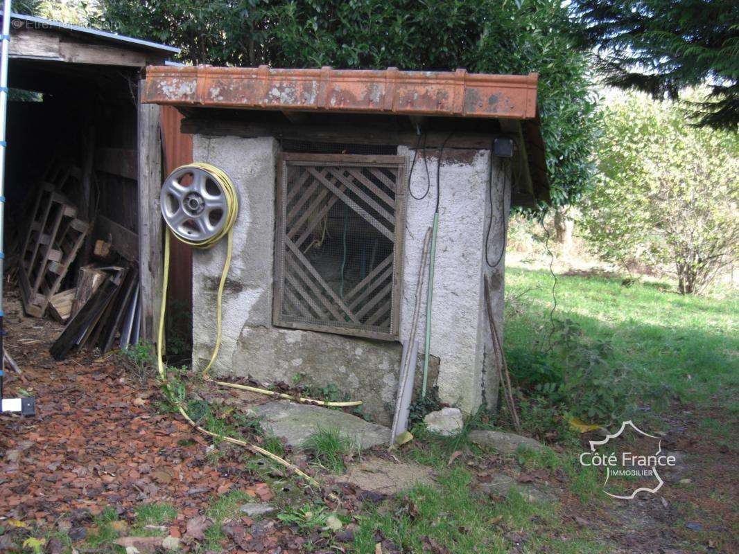 Parking à MIALET