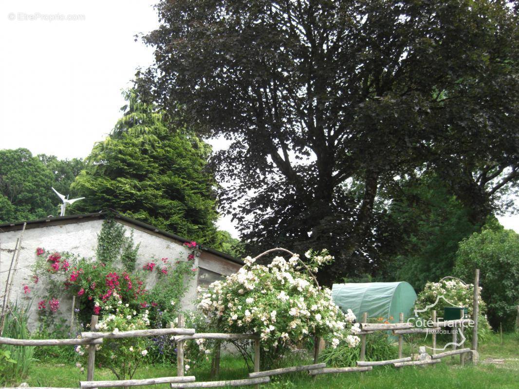 Parking à MIALET