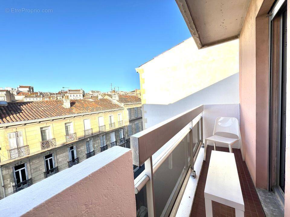 Appartement à MARSEILLE-4E