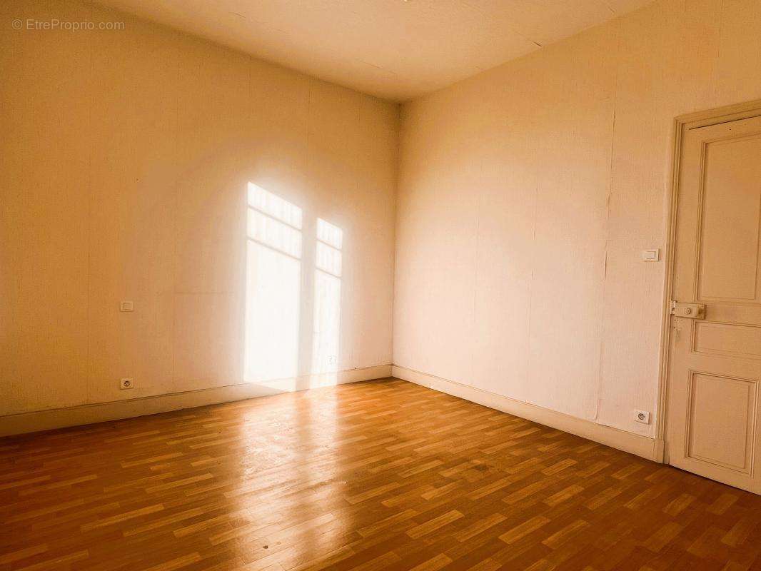 Appartement à BRIVE-LA-GAILLARDE