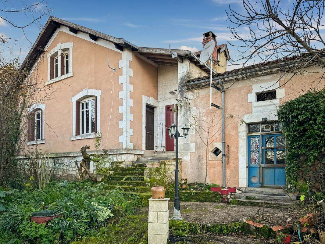 Maison à SAINT-ASTIER