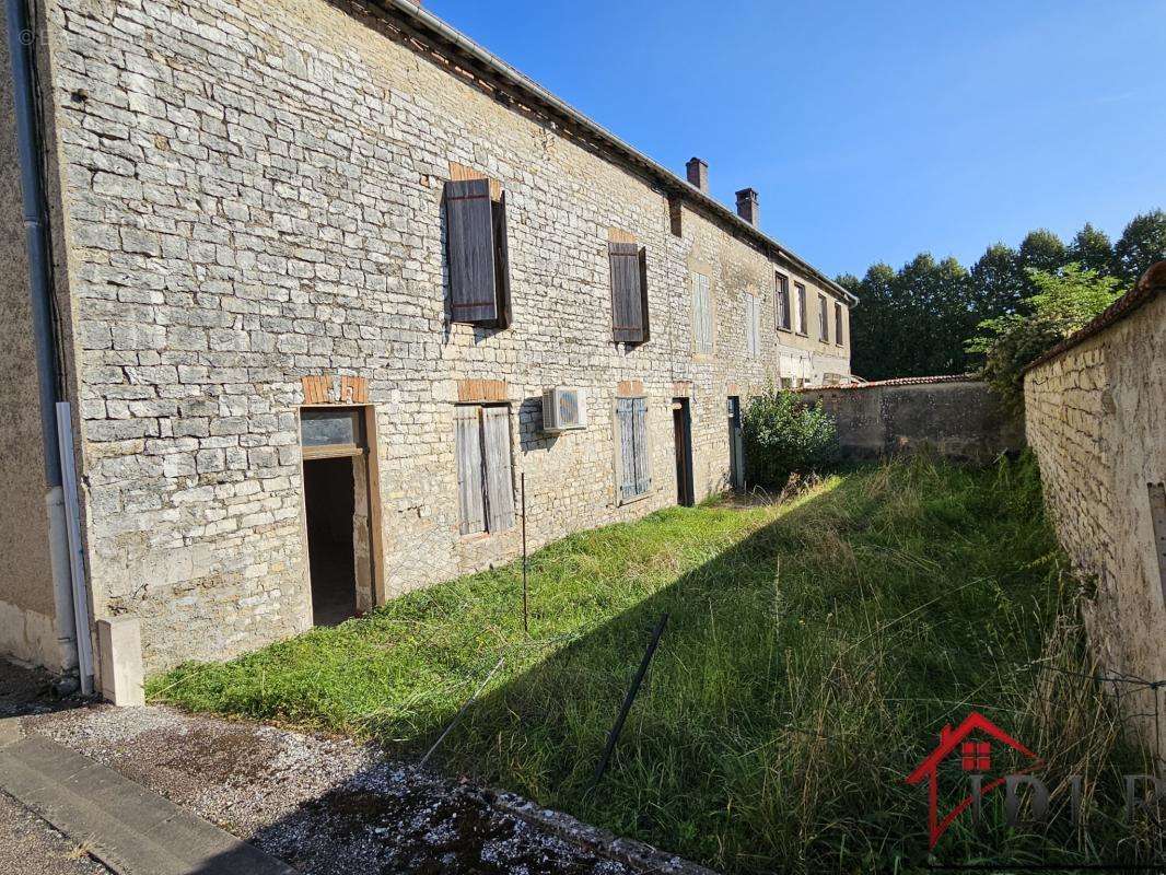 Appartement à MONTREUIL-SUR-BLAISE