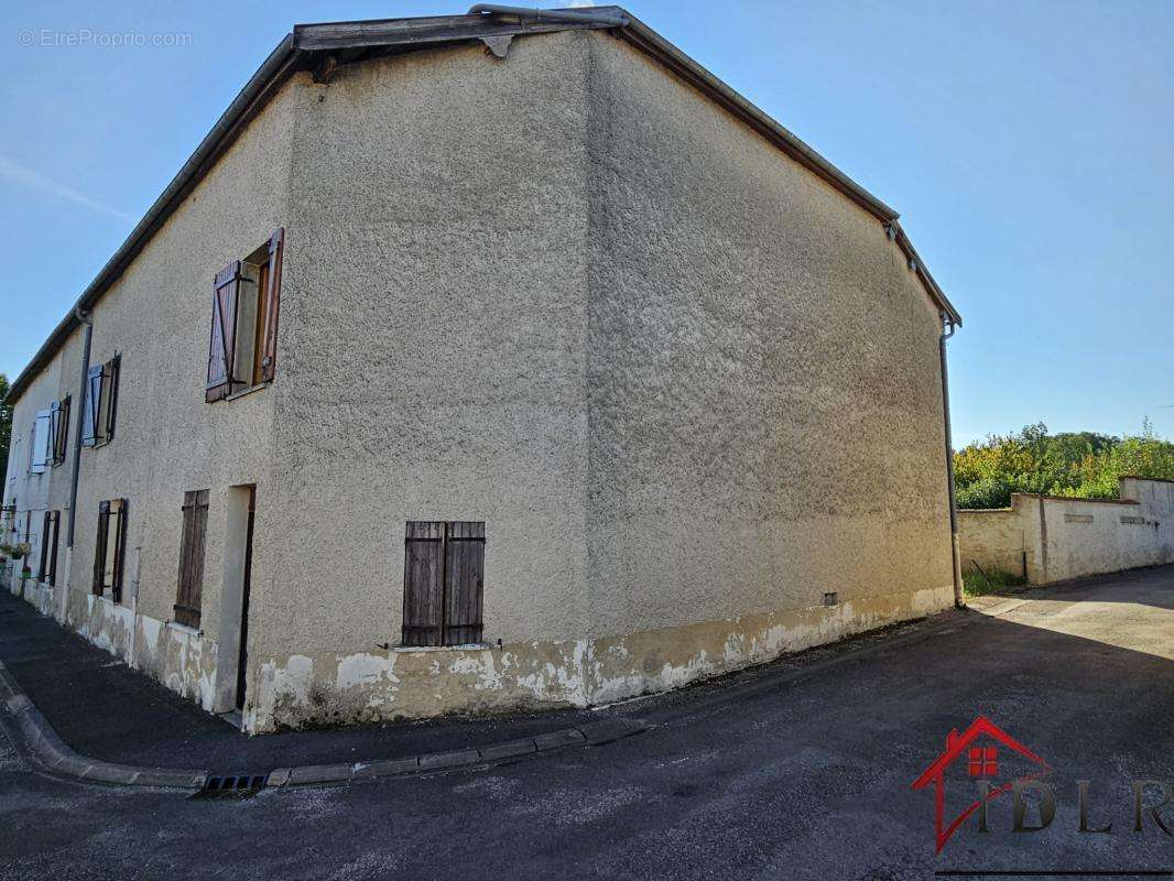 Appartement à MONTREUIL-SUR-BLAISE