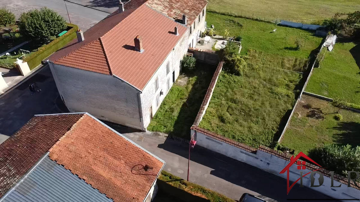 Appartement à MONTREUIL-SUR-BLAISE