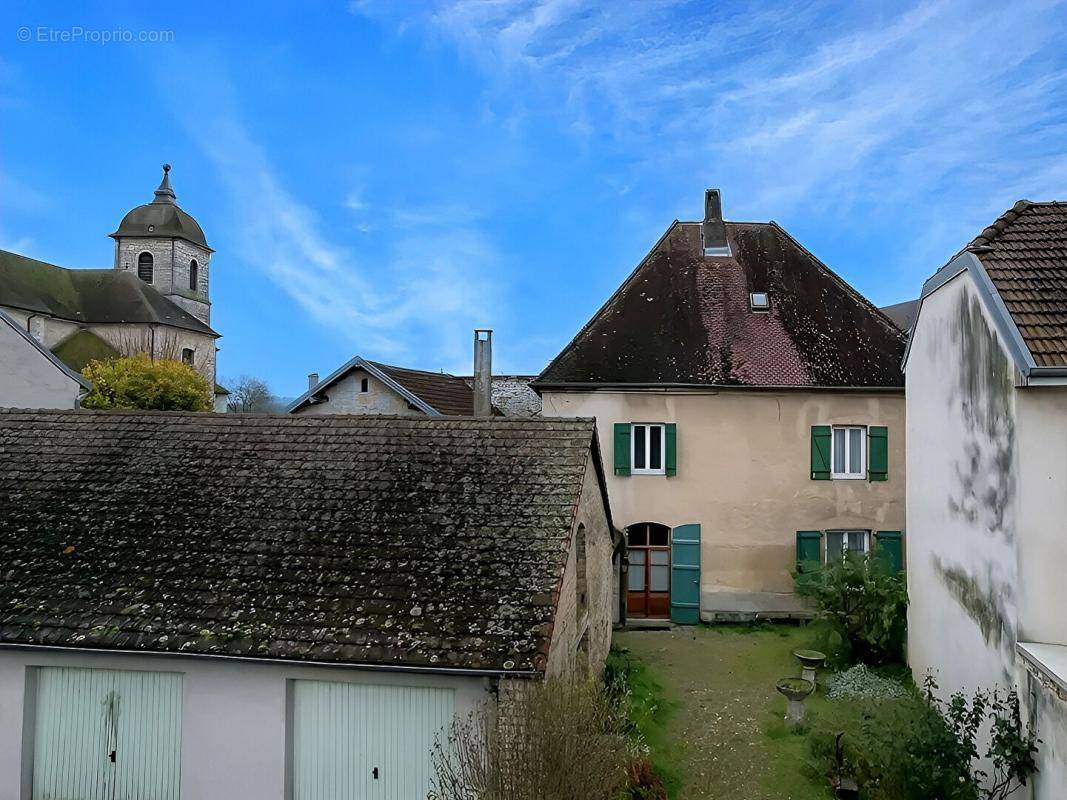 Maison à VORAY-SUR-L&#039;OGNON