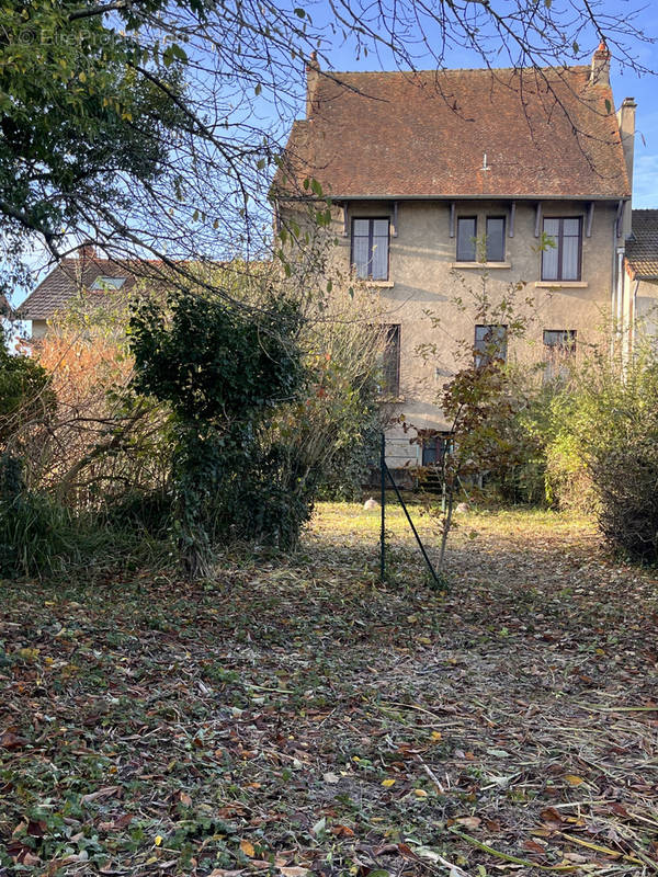 Maison à YZEURE