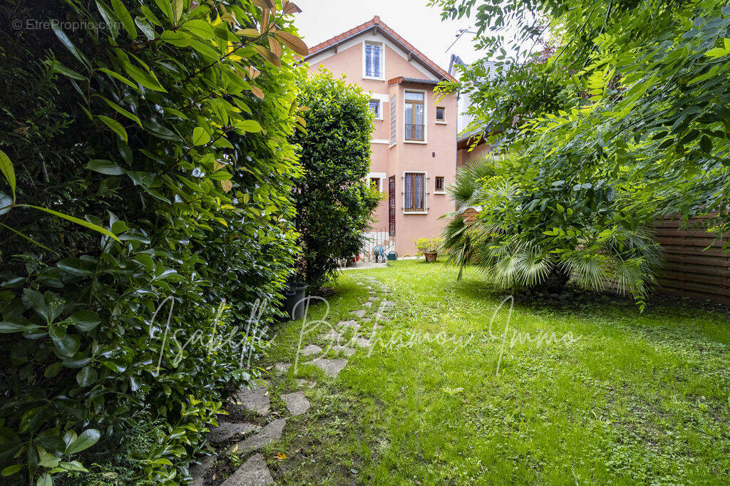 Maison à LE PERREUX-SUR-MARNE